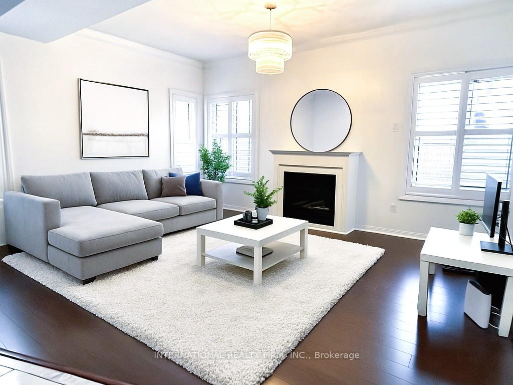 Photo 3 of 45 Trailsbrook Terrace, Markham, Wismer — HOMEH