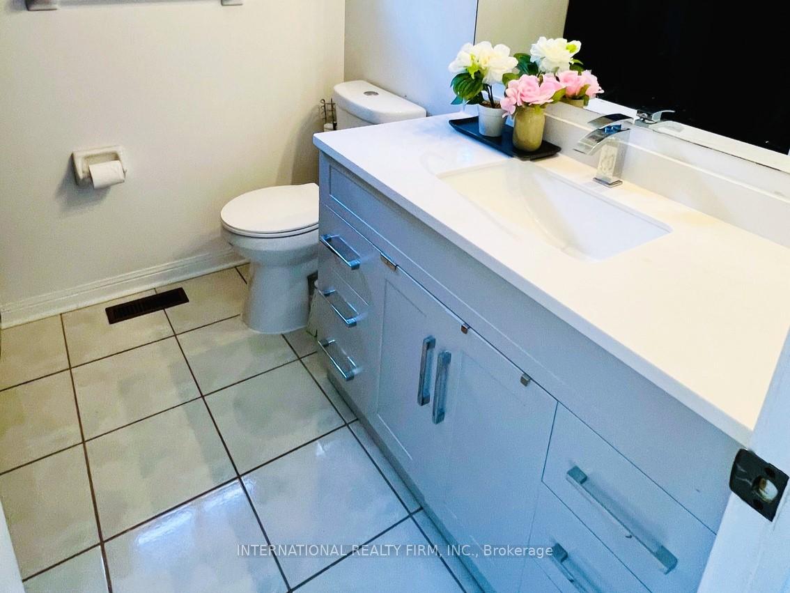 Photo 11 of 45 Trailsbrook Terrace, Markham, Wismer — HOMEH
