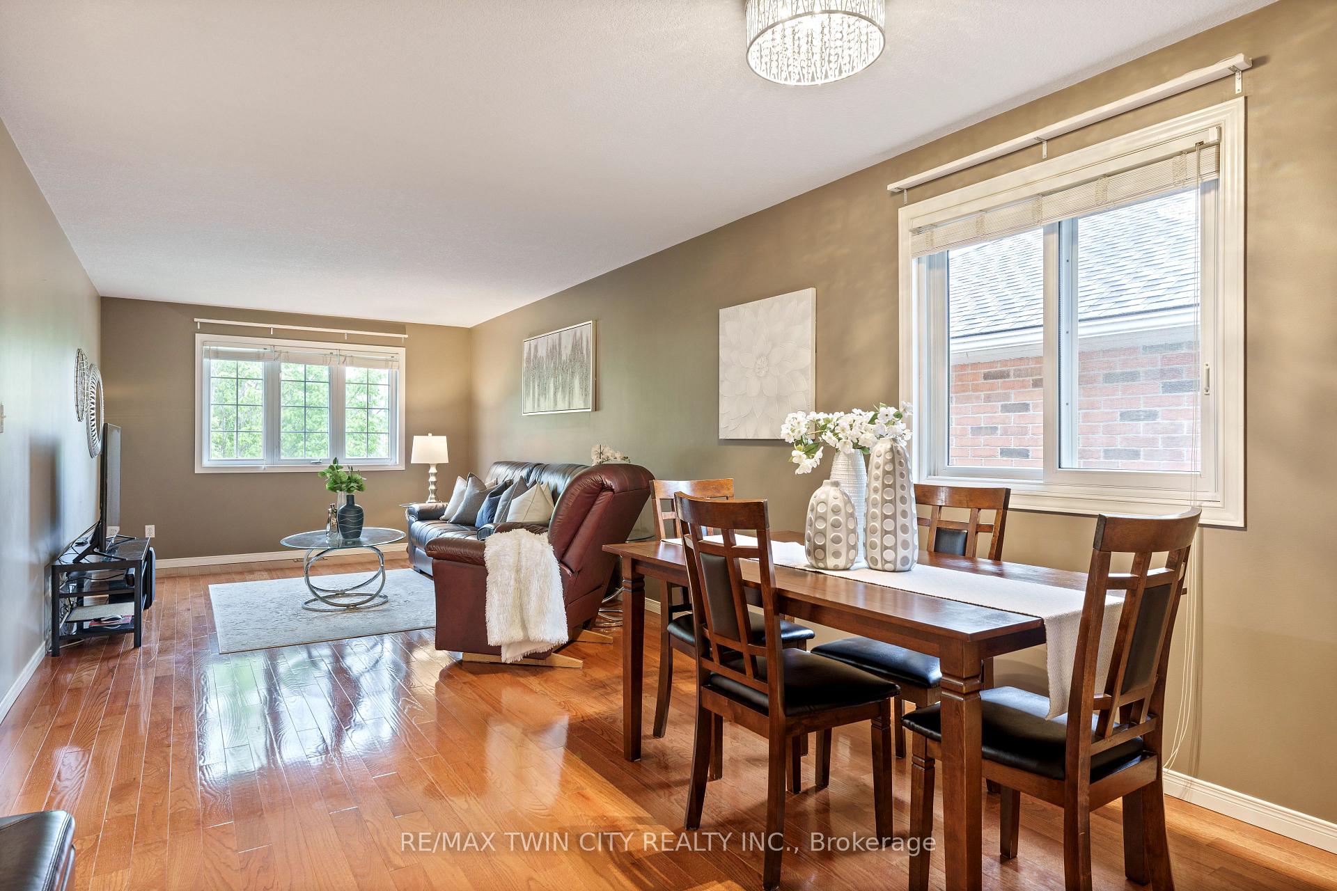Photo 10 of 329 Otterbein Road, Kitchener — HOMEH