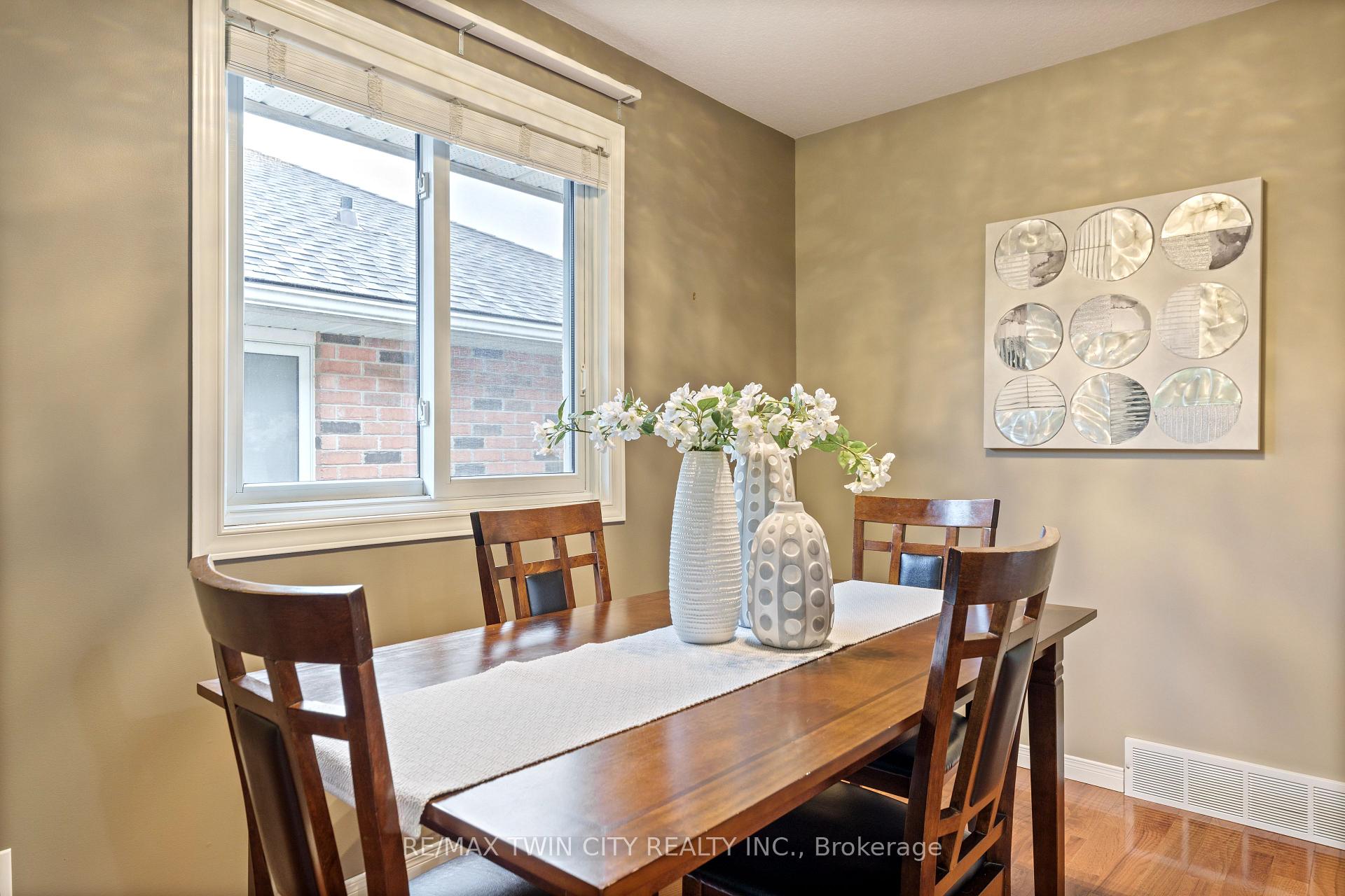 Photo 11 of 329 Otterbein Road, Kitchener — HOMEH
