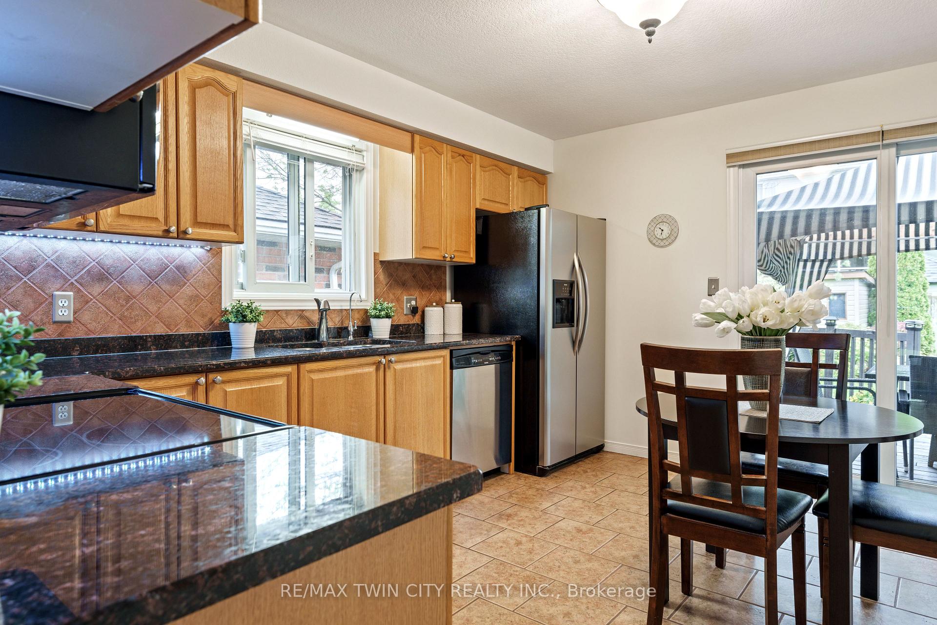 Photo 12 of 329 Otterbein Road, Kitchener — HOMEH