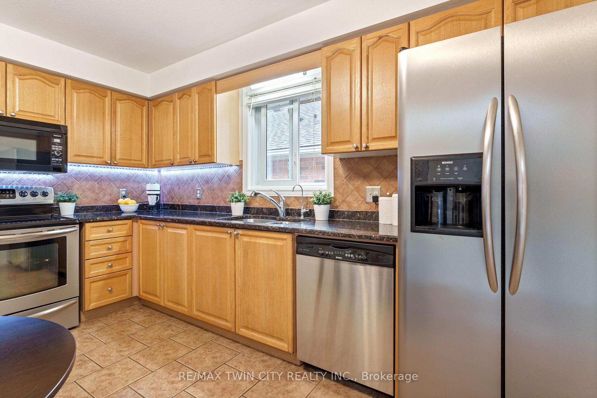 Photo 14 of 329 Otterbein Road, Kitchener — HOMEH