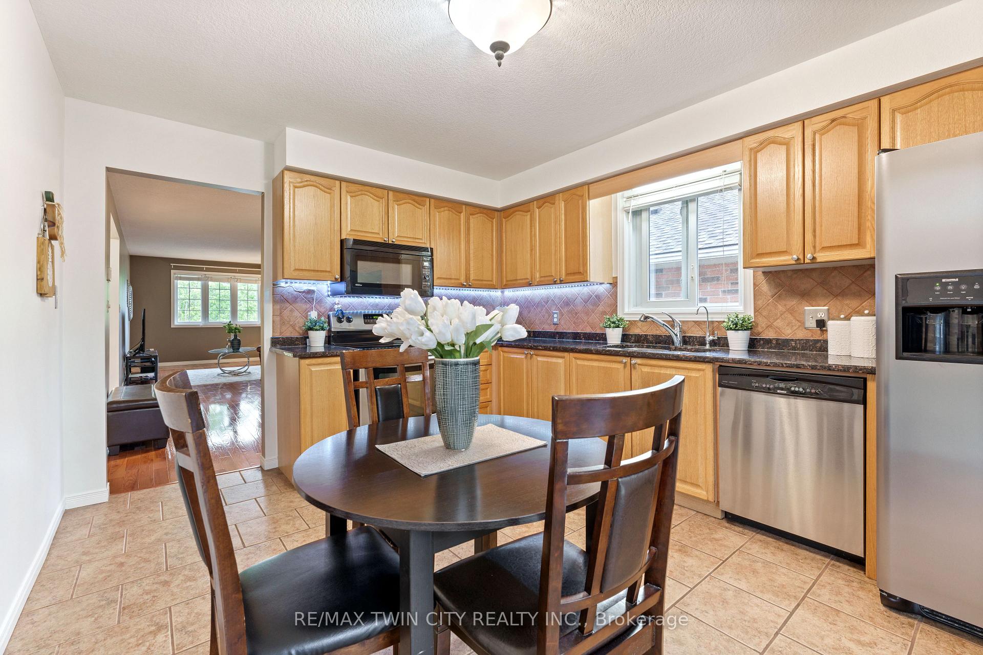 Photo 15 of 329 Otterbein Road, Kitchener — HOMEH
