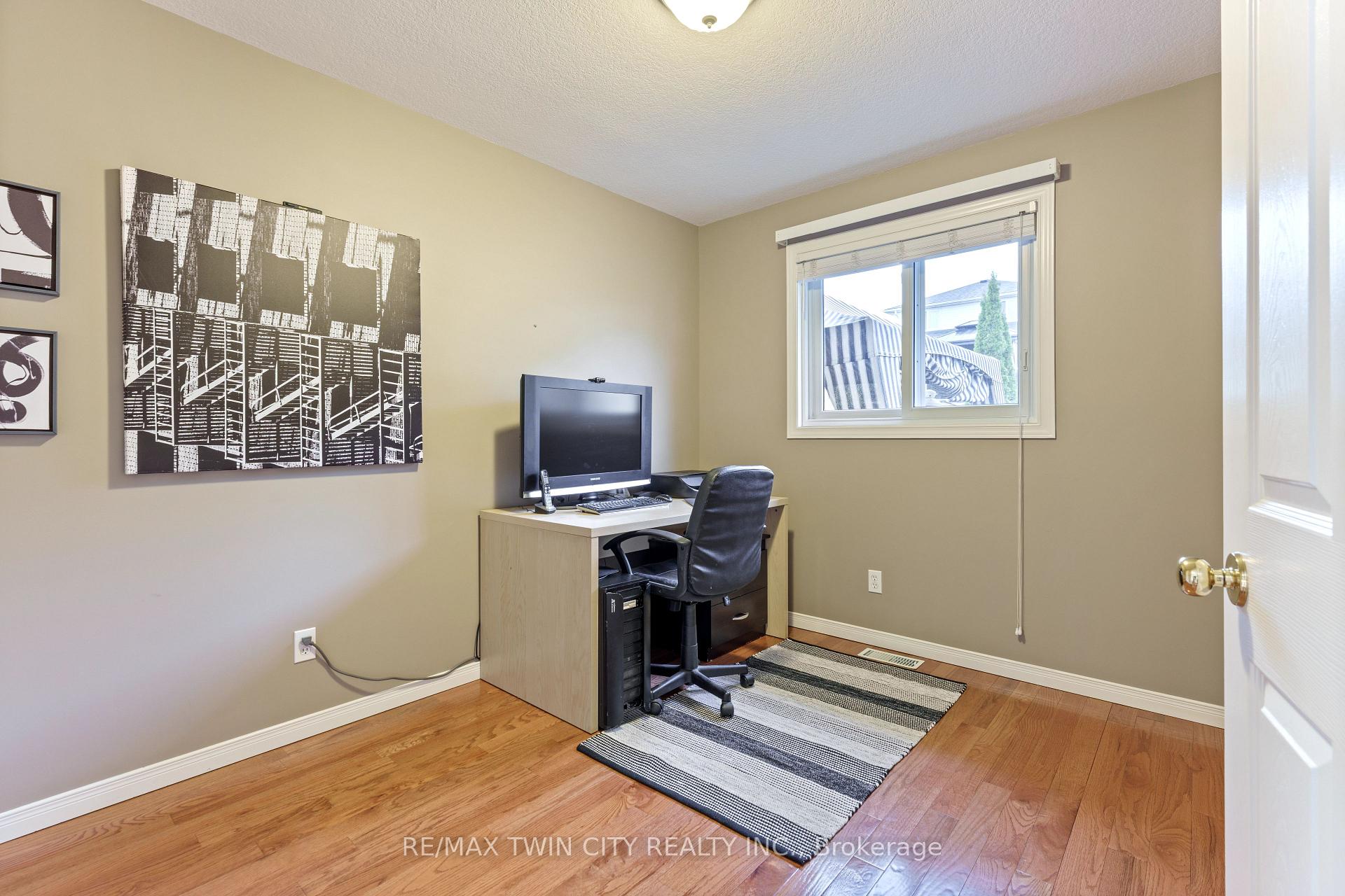 Photo 21 of 329 Otterbein Road, Kitchener — HOMEH