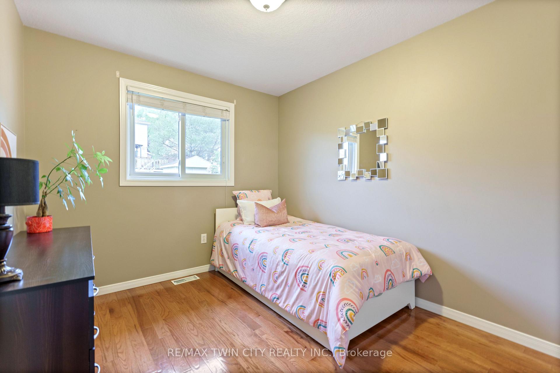 Photo 22 of 329 Otterbein Road, Kitchener — HOMEH