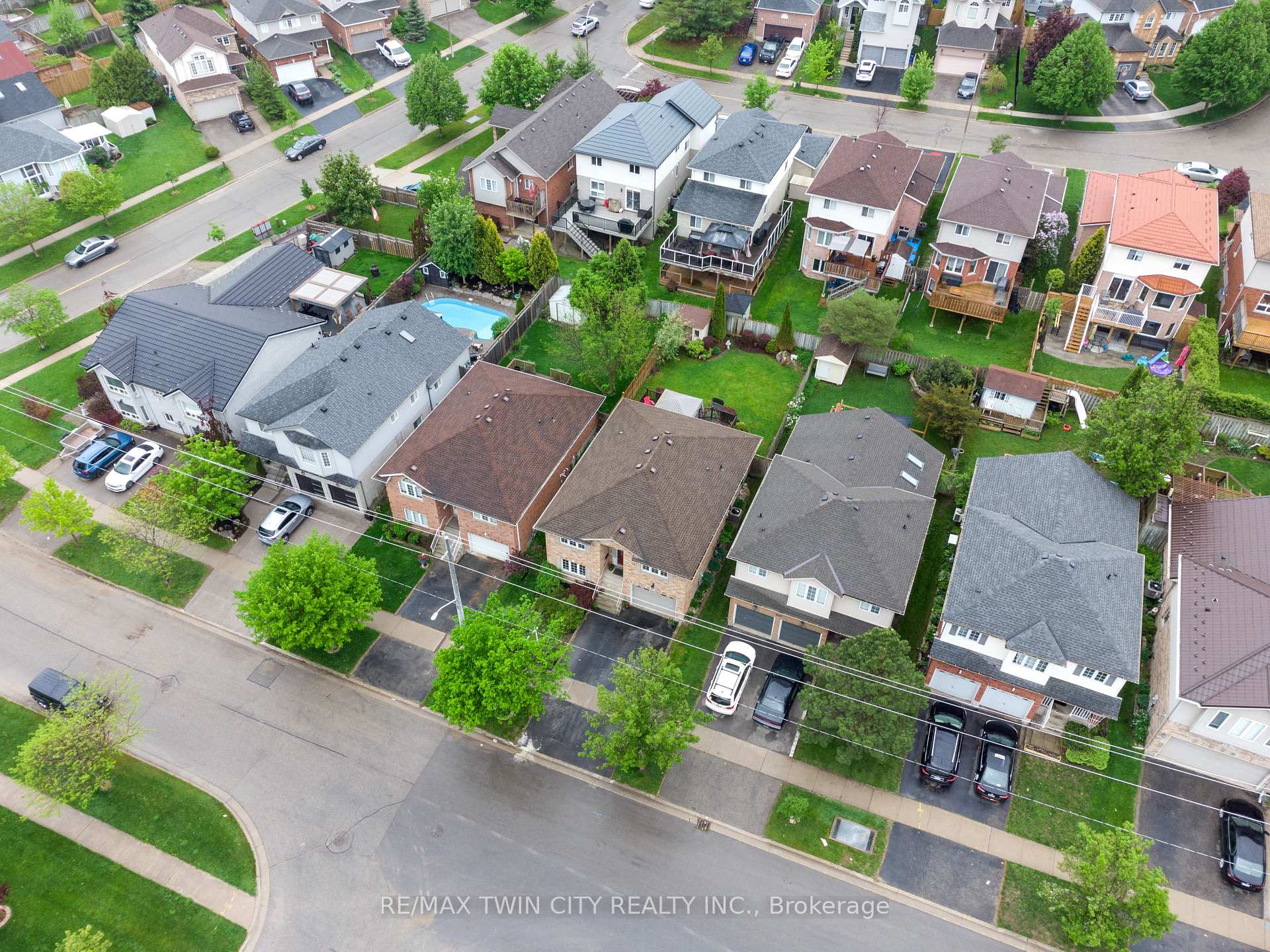 Photo 39 of 329 Otterbein Road, Kitchener — HOMEH