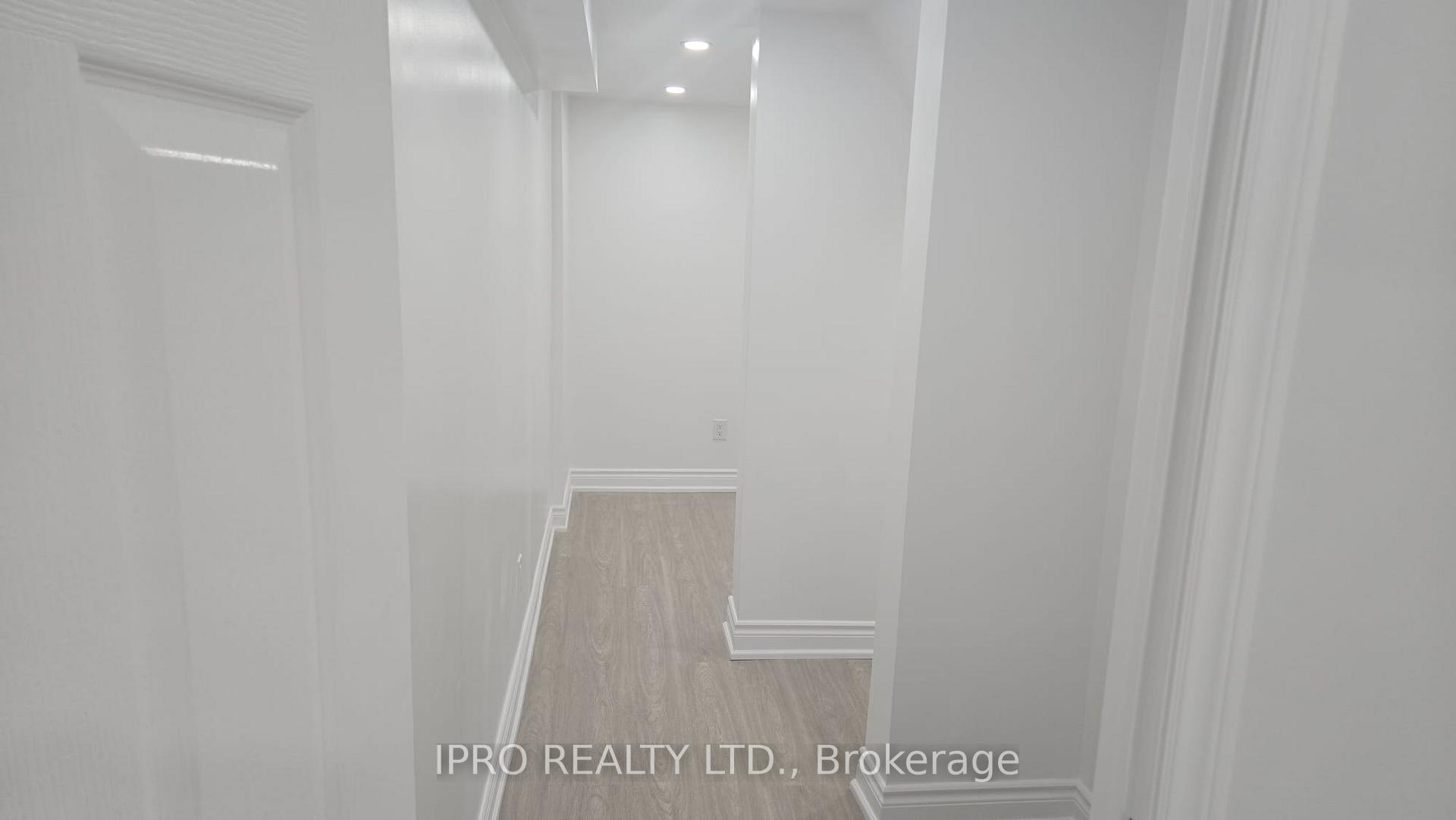 Photo 2 of 42 Sanders Drive, Markham, Box Grove — HOMEH