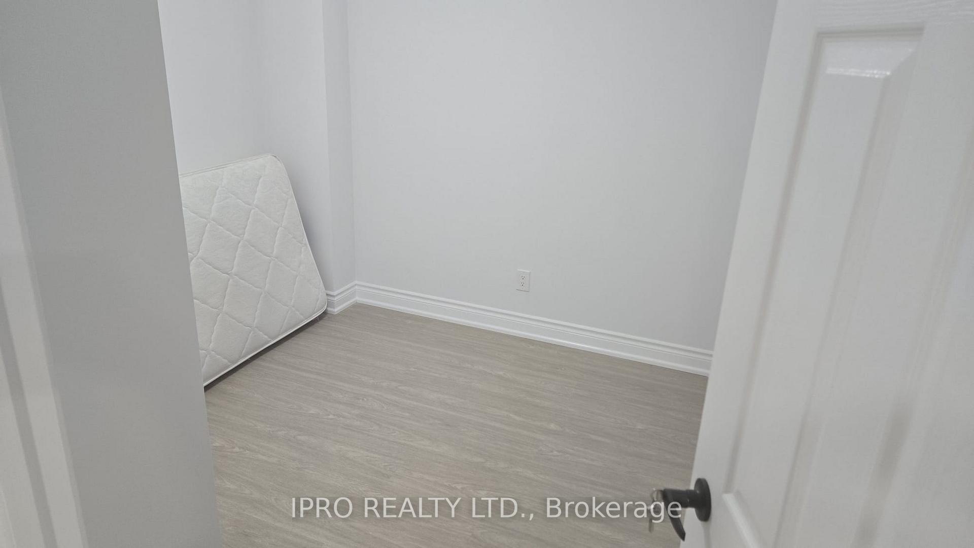 Photo 3 of 42 Sanders Drive, Markham, Box Grove — HOMEH
