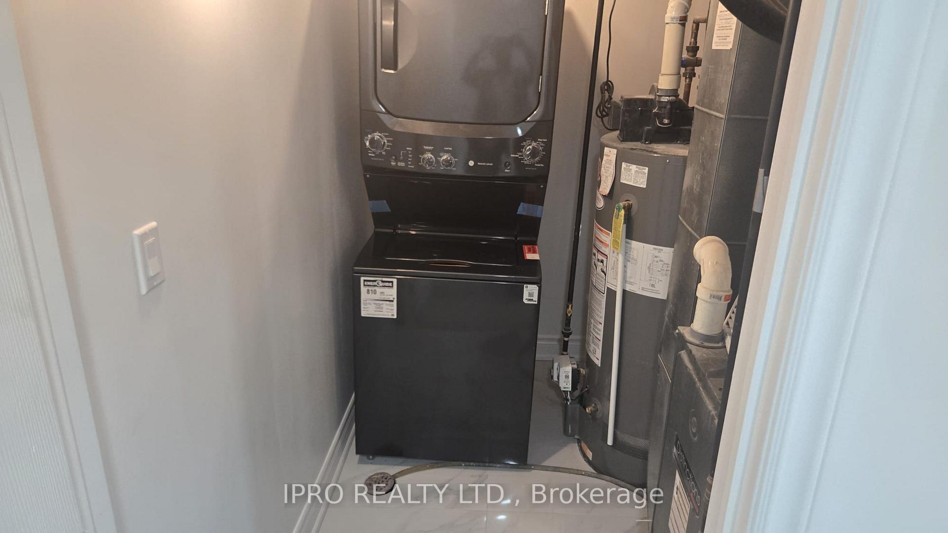 Photo 4 of 42 Sanders Drive, Markham, Box Grove — HOMEH