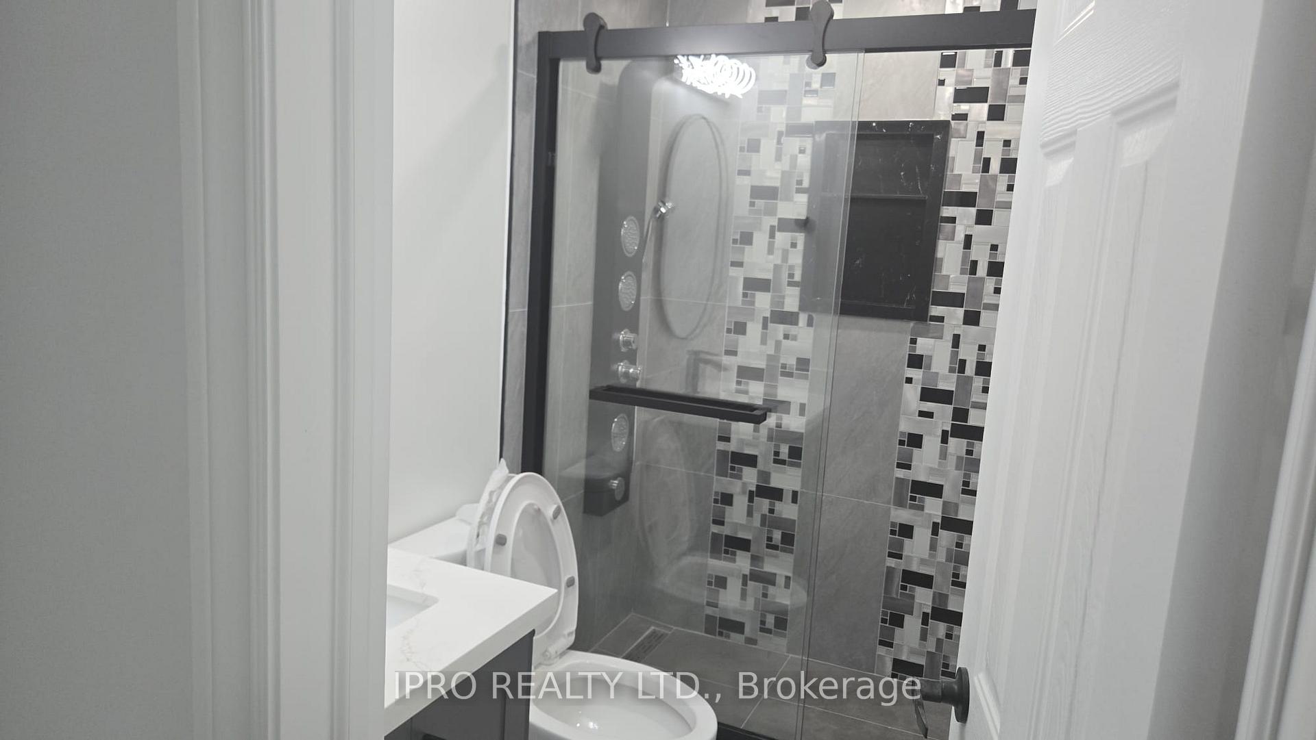 Photo 7 of 42 Sanders Drive, Markham, Box Grove — HOMEH