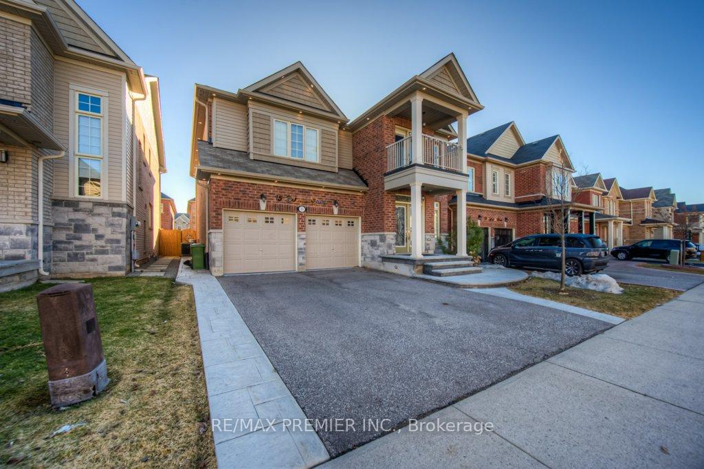Photo 1 of 15 Babcock Street, Hamilton, Waterdown — HOMEH