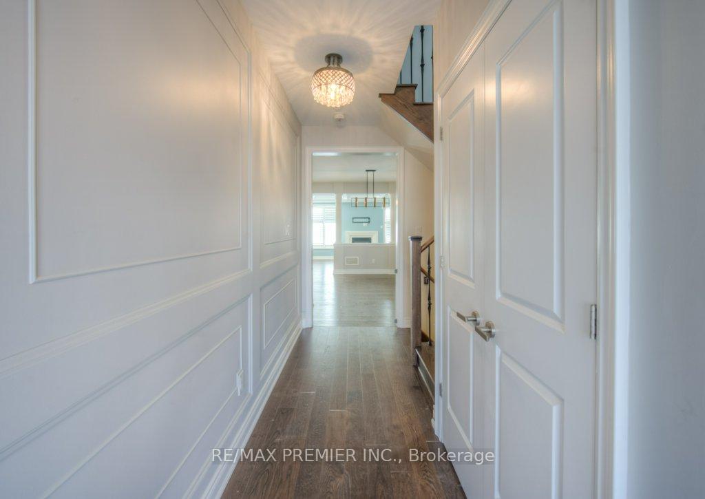 Photo 5 of 15 Babcock Street, Hamilton, Waterdown — HOMEH