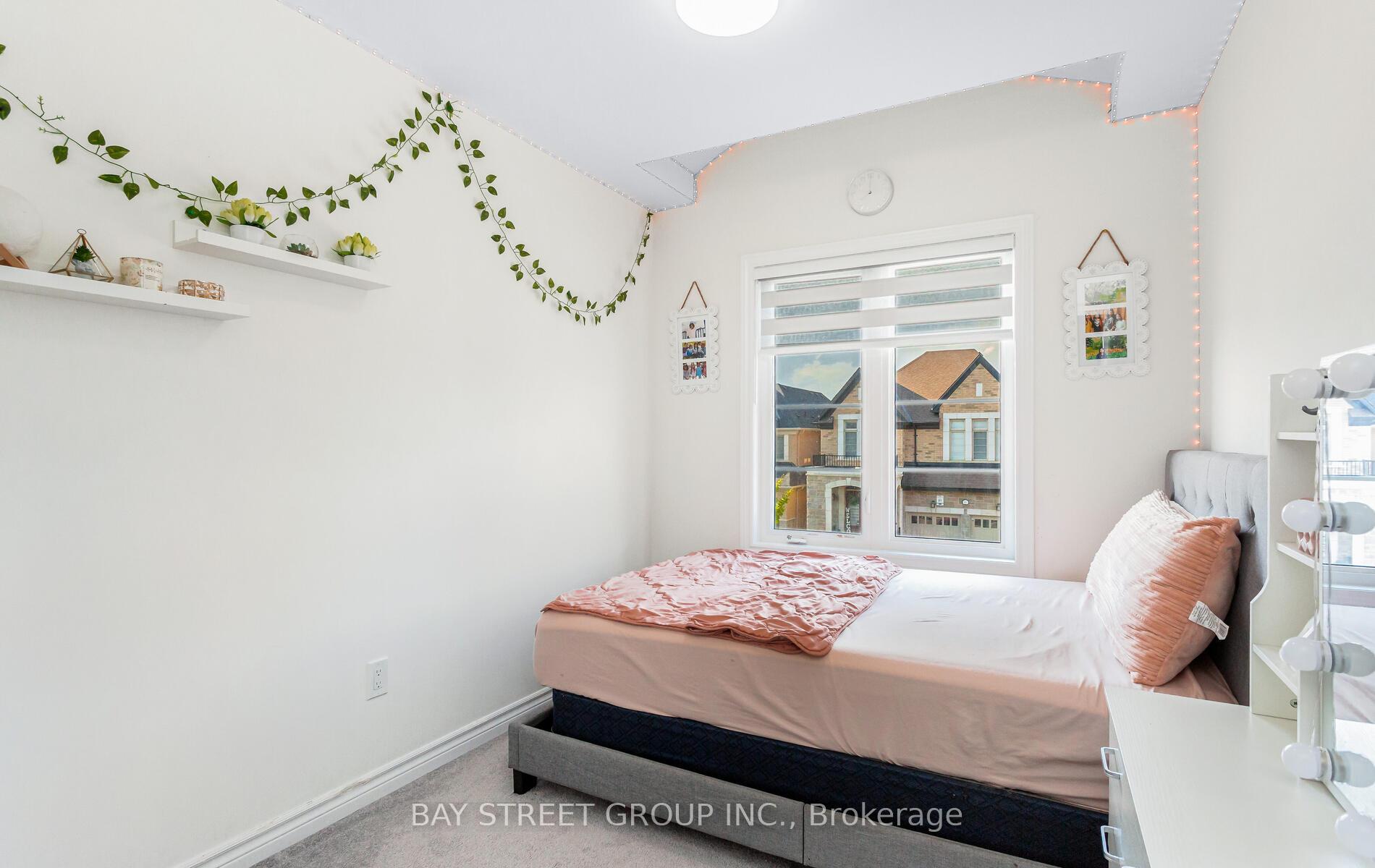 Photo 31 of 482 Parent Place, Milton, Ford — HOMEH