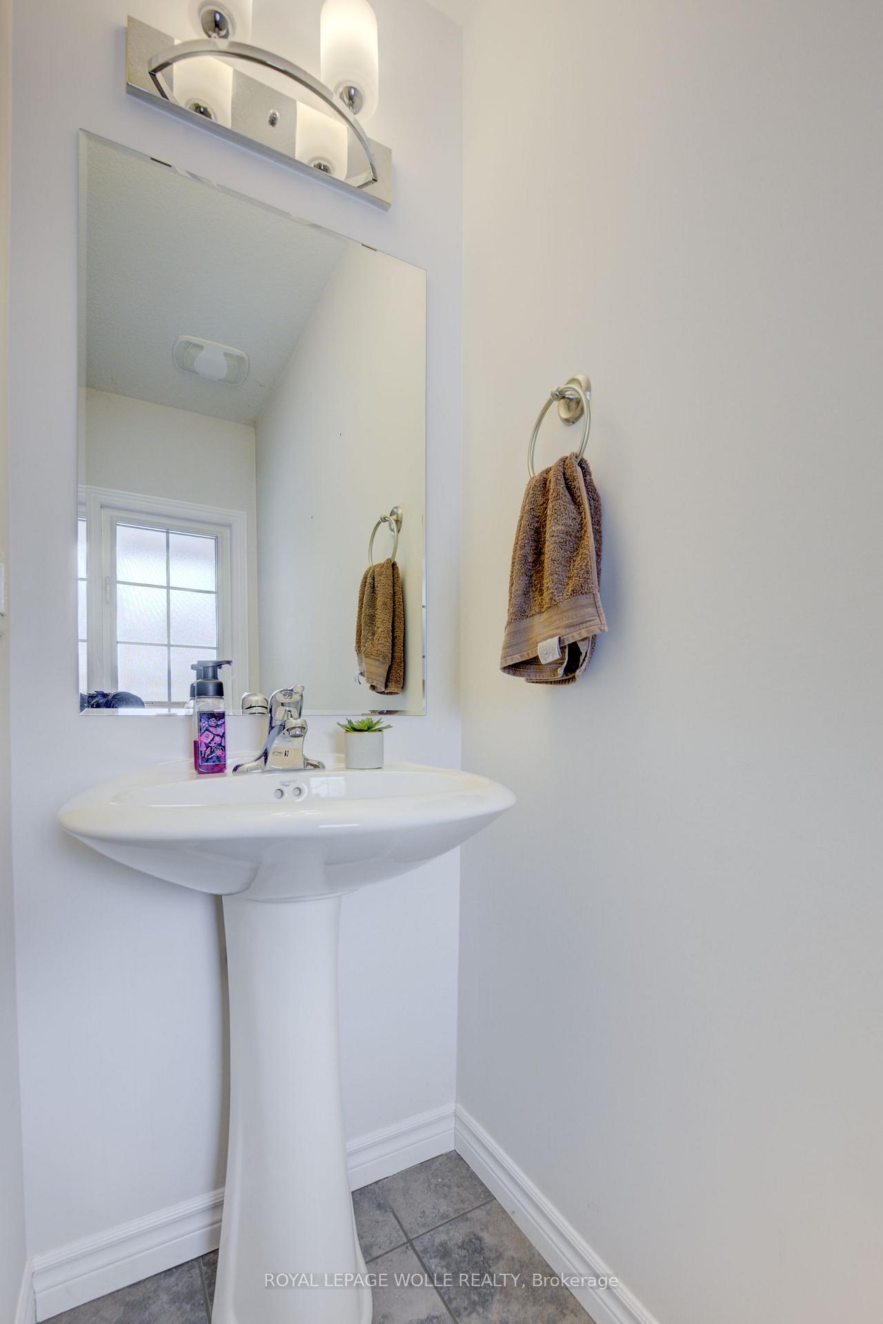 Photo 8 of 55 Meadowridge Street, Kitchener — HOMEH