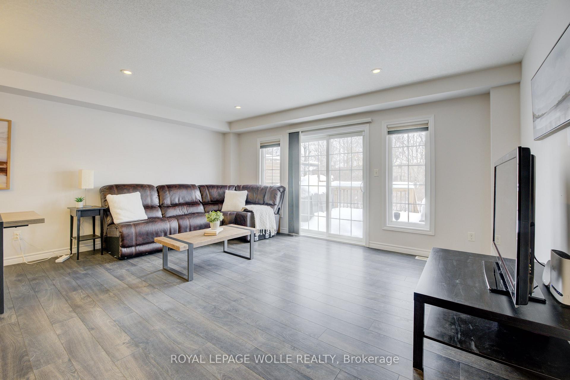 Photo 10 of 55 Meadowridge Street, Kitchener — HOMEH
