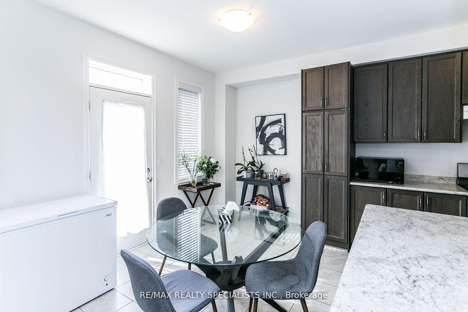 Photo 18 of 1558 Carr Landing, Milton, Ford — HOMEH