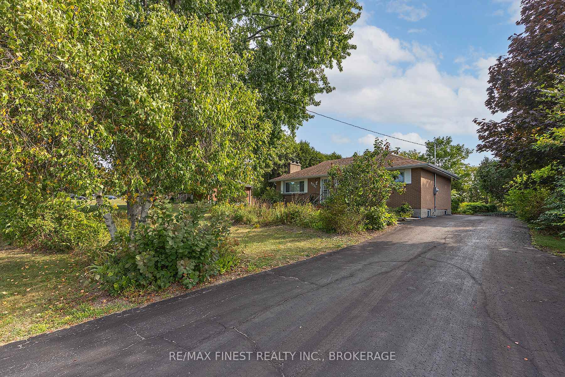 Photo 2 of 2232 Mckendry Road, Kingston, City North of 401 — HOMEH