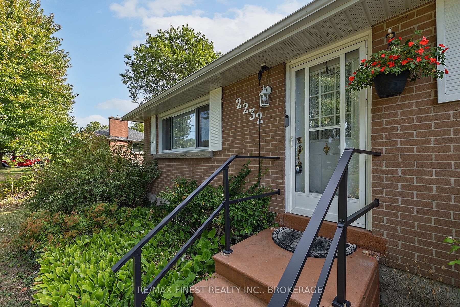 Photo 4 of 2232 Mckendry Road, Kingston, City North of 401 — HOMEH