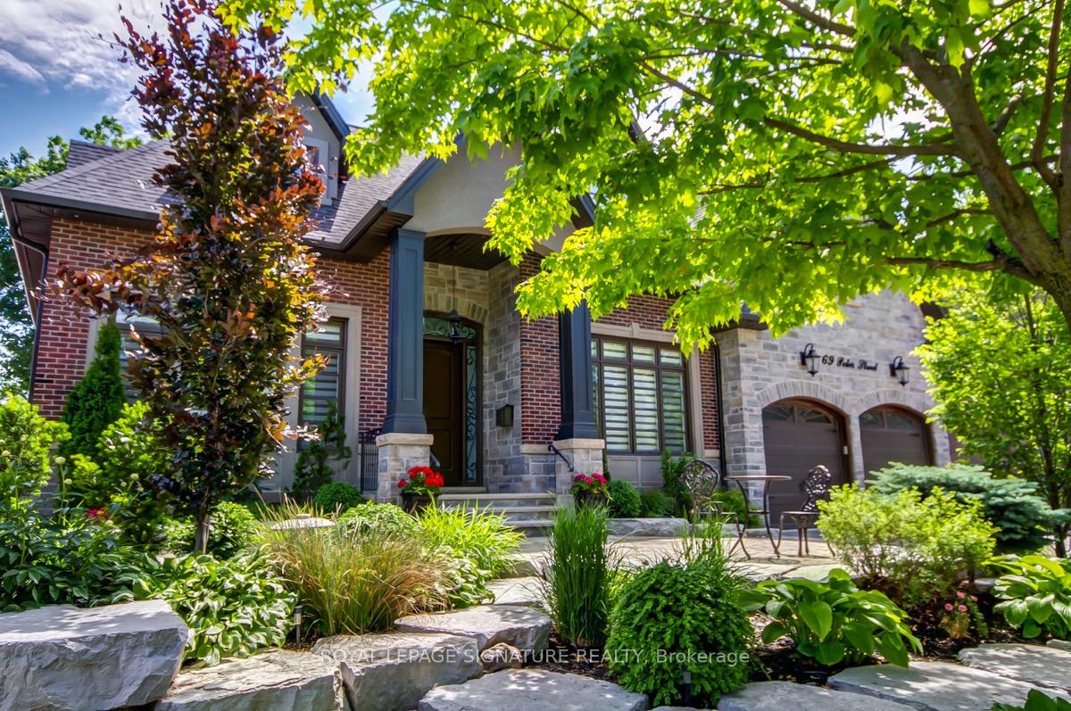 Photo 4 of 69 Peter Street, Markham, Old Markham Village — HOMEH
