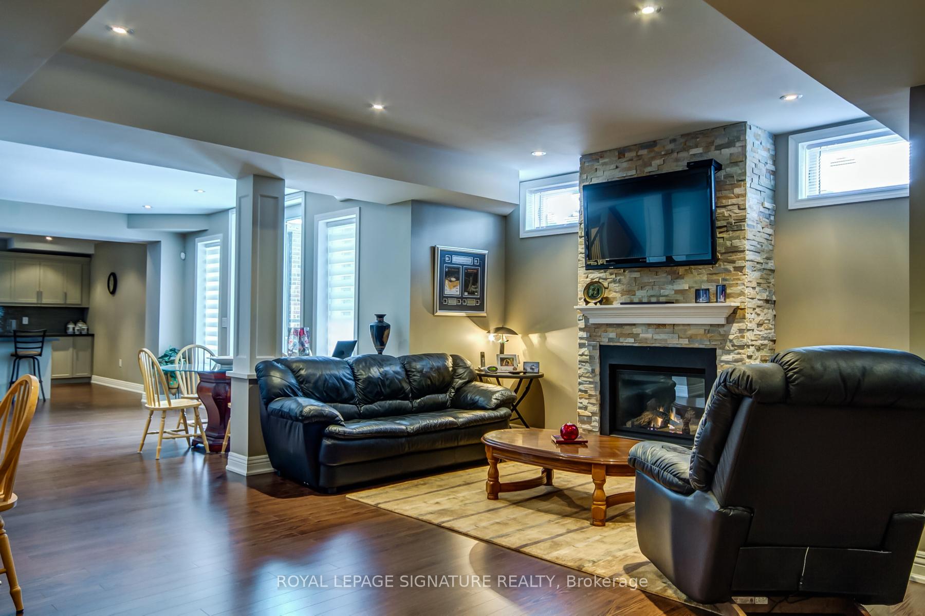 Photo 34 of 69 Peter Street, Markham, Old Markham Village — HOMEH