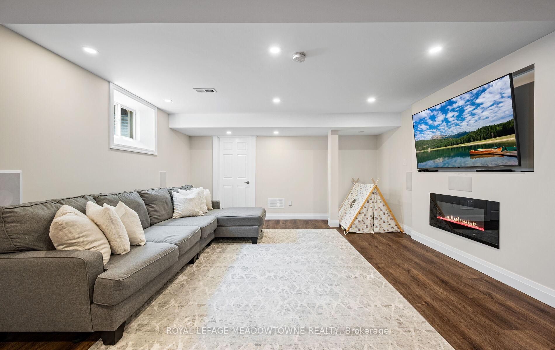 Photo 17 of 663 Snider Terrace, Milton, Coates — HOMEH