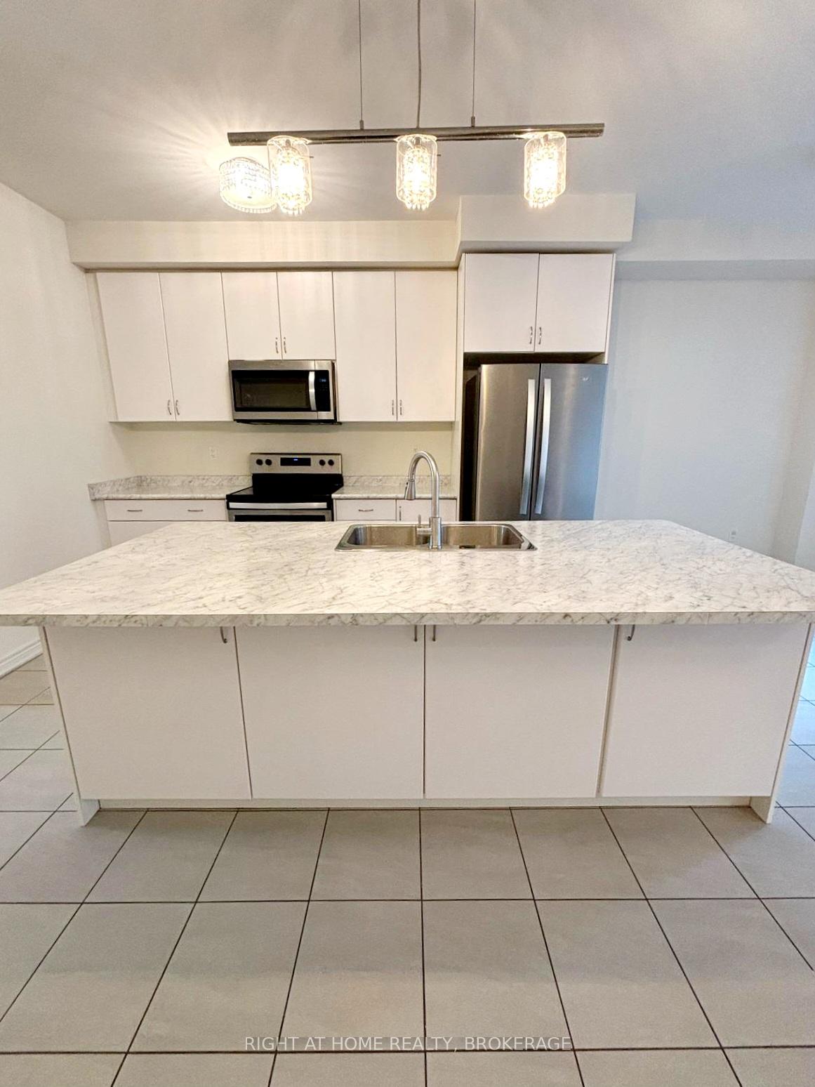 Photo 8 of 65 Skinner Road, Hamilton, Waterdown — HOMEH