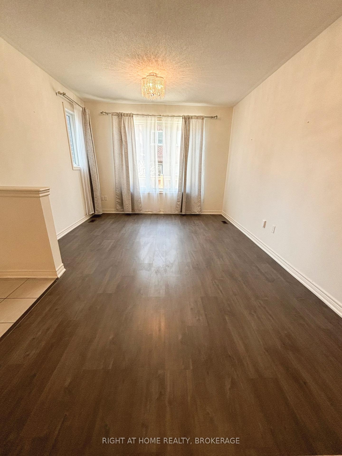 Photo 13 of 65 Skinner Road, Hamilton, Waterdown — HOMEH