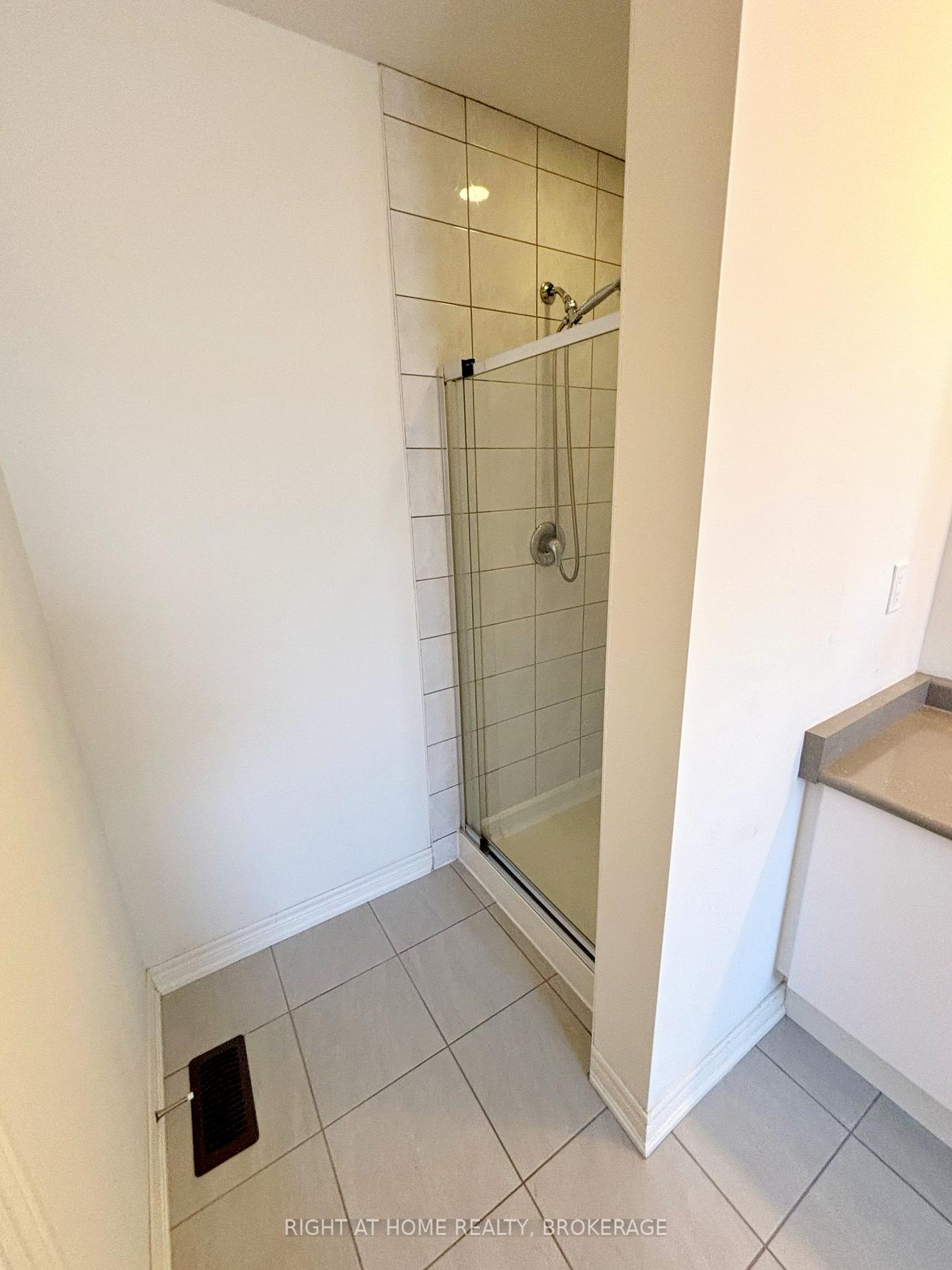 Photo 18 of 65 Skinner Road, Hamilton, Waterdown — HOMEH