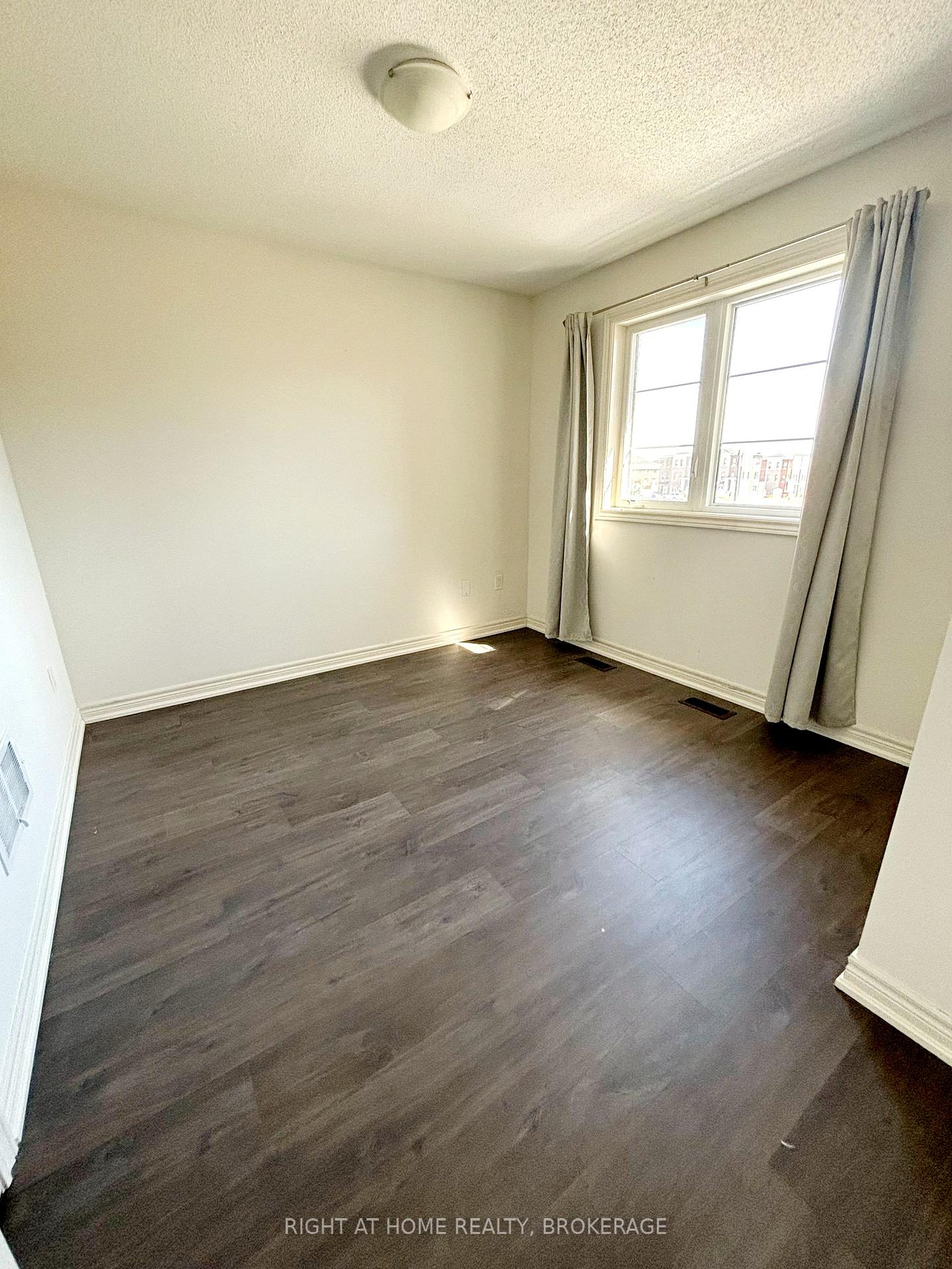 Photo 19 of 65 Skinner Road, Hamilton, Waterdown — HOMEH