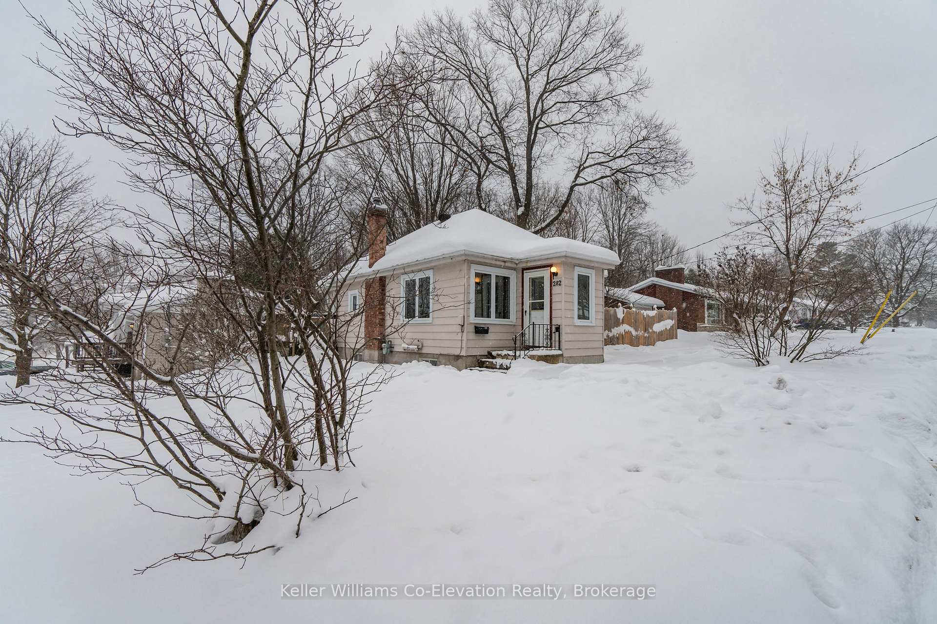 Photo 3 of 282 Eighth Street, Midland — HOMEH