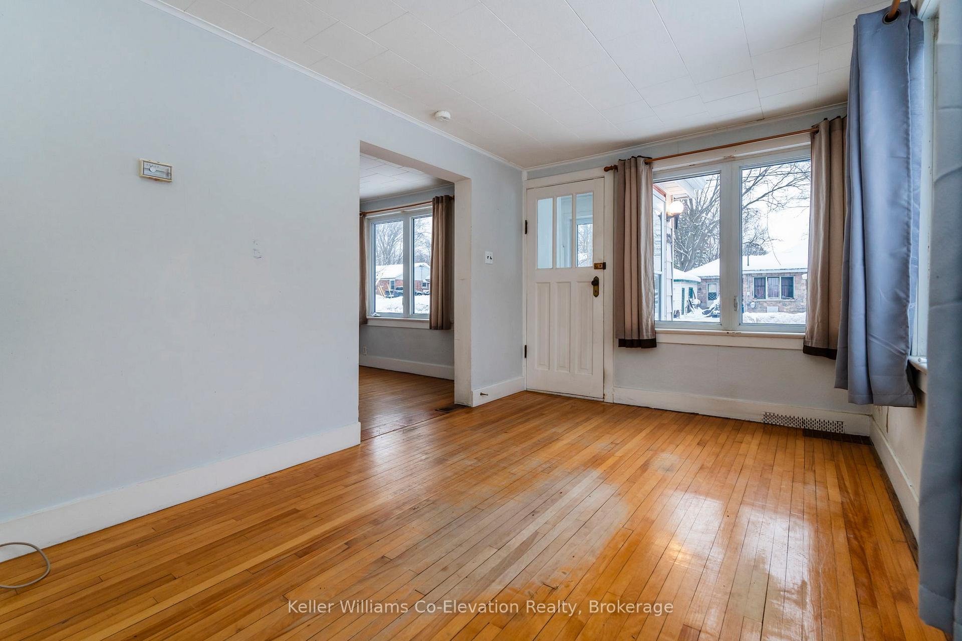 Photo 15 of 282 Eighth Street, Midland — HOMEH