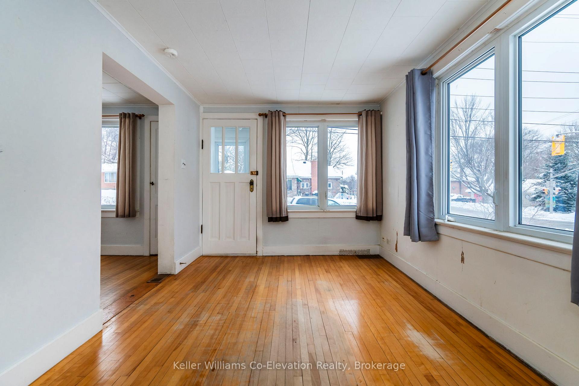 Photo 16 of 282 Eighth Street, Midland — HOMEH
