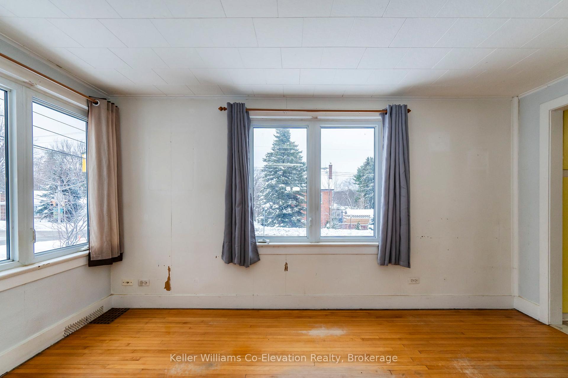 Photo 20 of 282 Eighth Street, Midland — HOMEH