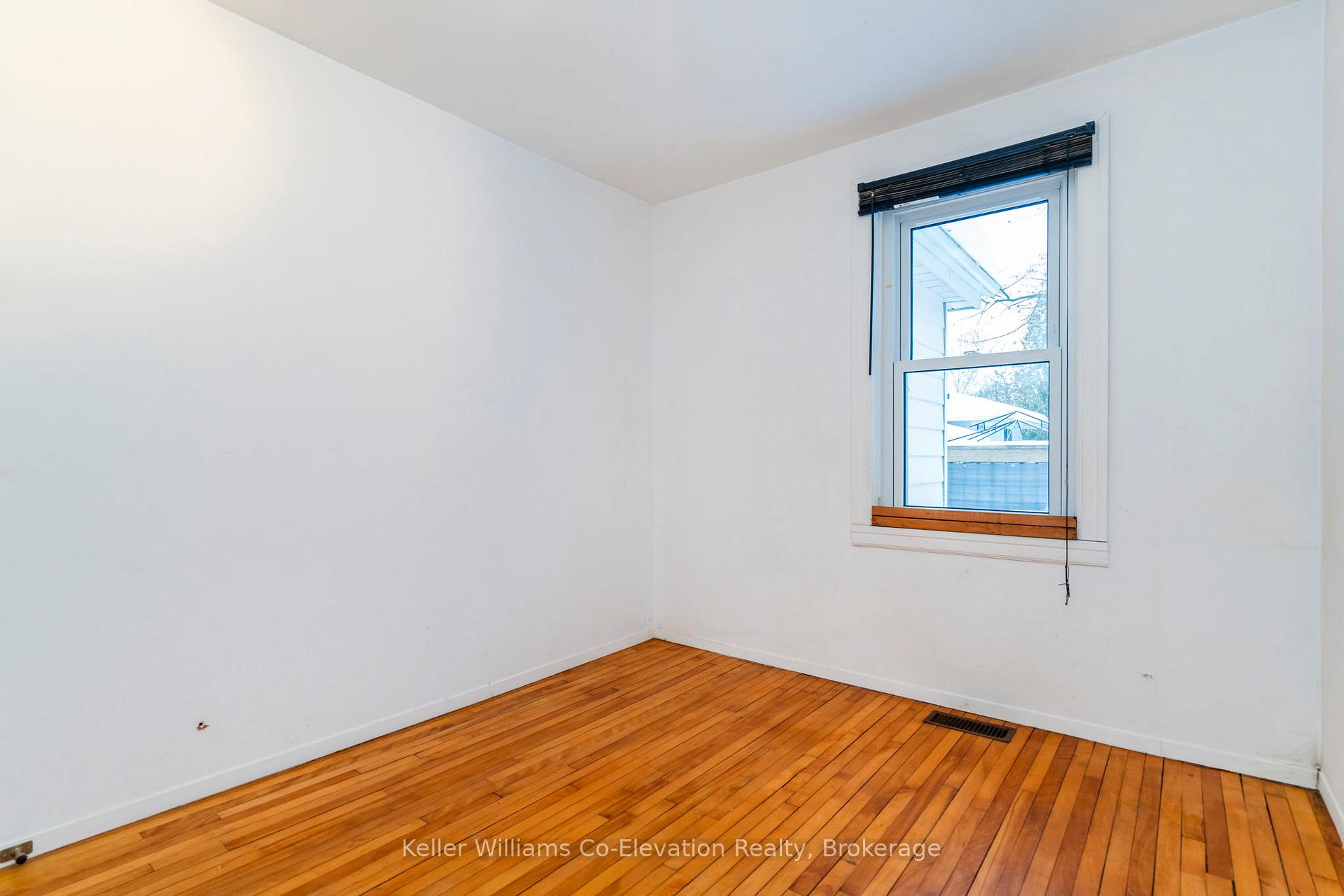 Photo 24 of 282 Eighth Street, Midland — HOMEH