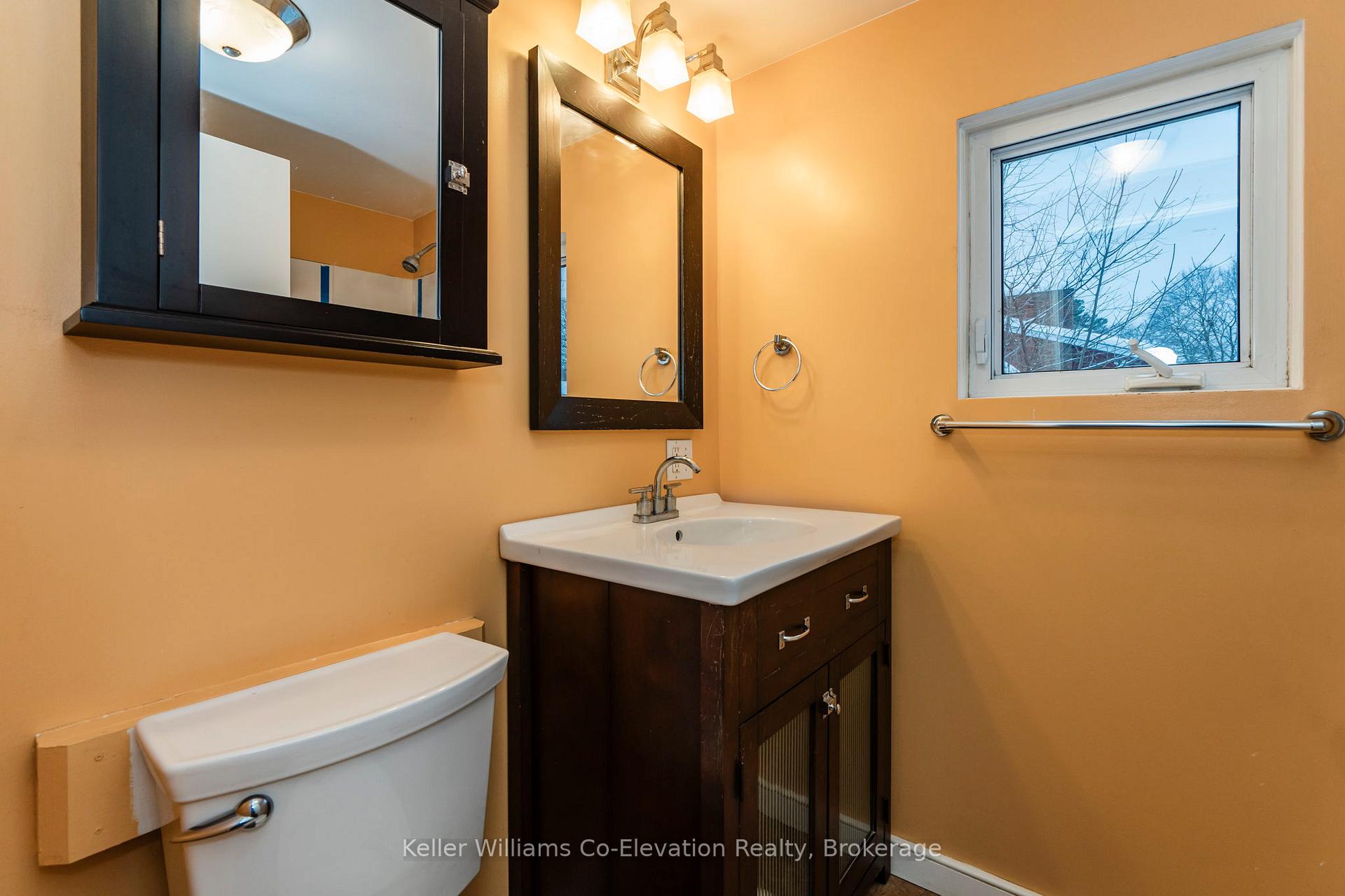Photo 27 of 282 Eighth Street, Midland — HOMEH