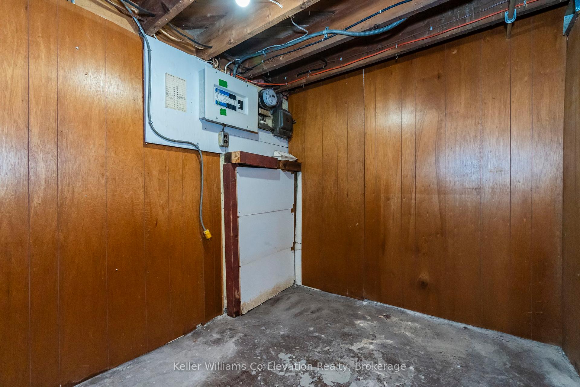 Photo 32 of 282 Eighth Street, Midland — HOMEH