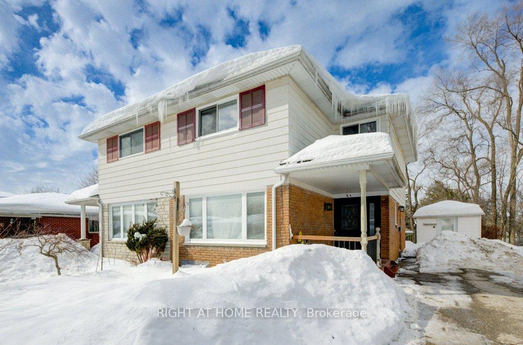 Photo 2 of 144 Mooregate Crescent, Kitchener — HOMEH