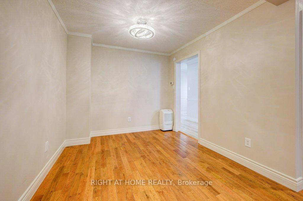 Photo 7 of 144 Mooregate Crescent, Kitchener — HOMEH