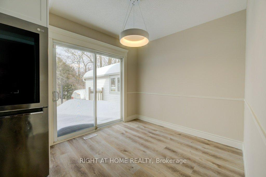 Photo 12 of 144 Mooregate Crescent, Kitchener — HOMEH