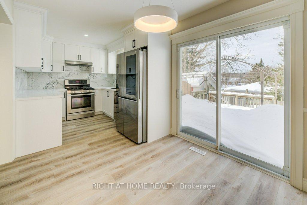 Photo 13 of 144 Mooregate Crescent, Kitchener — HOMEH