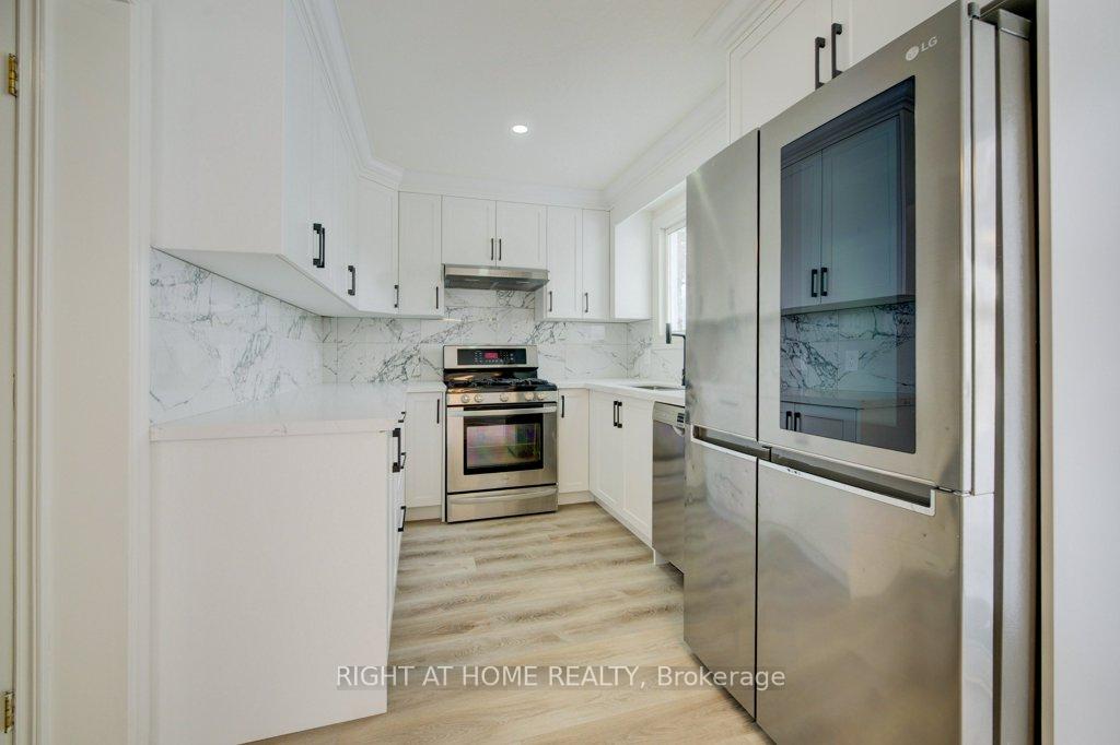 Photo 15 of 144 Mooregate Crescent, Kitchener — HOMEH
