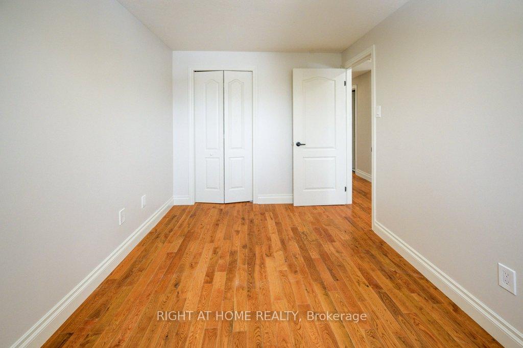 Photo 21 of 144 Mooregate Crescent, Kitchener — HOMEH