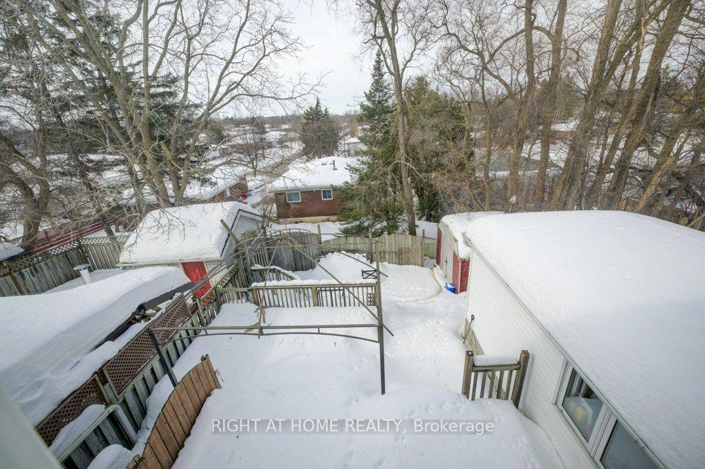 Photo 22 of 144 Mooregate Crescent, Kitchener — HOMEH