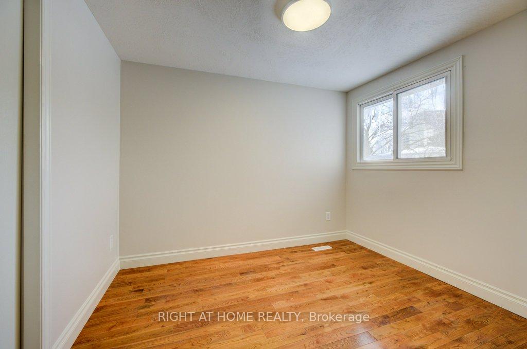 Photo 23 of 144 Mooregate Crescent, Kitchener — HOMEH