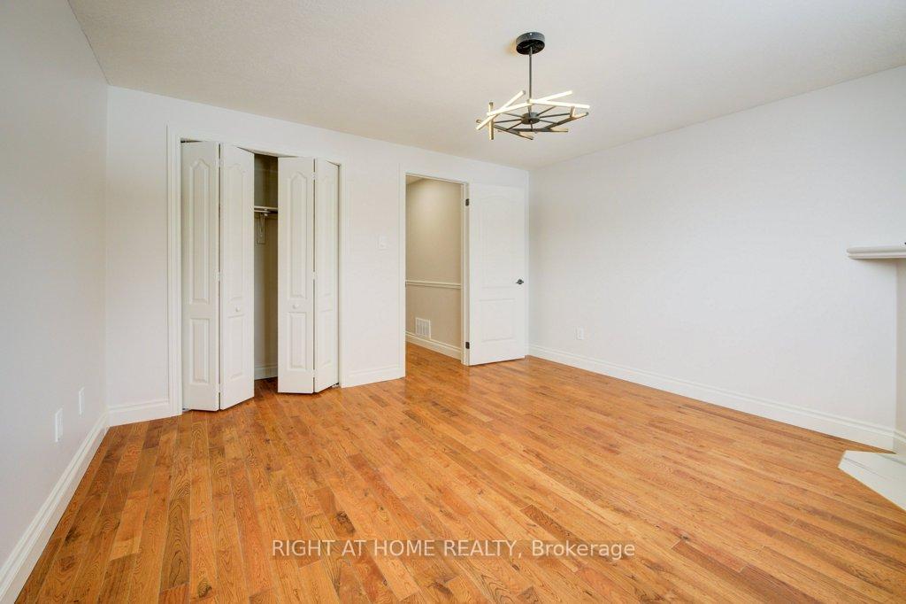 Photo 27 of 144 Mooregate Crescent, Kitchener — HOMEH