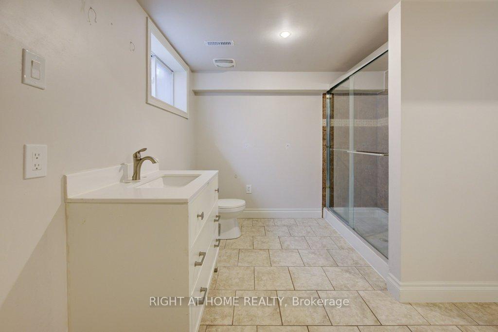 Photo 31 of 144 Mooregate Crescent, Kitchener — HOMEH