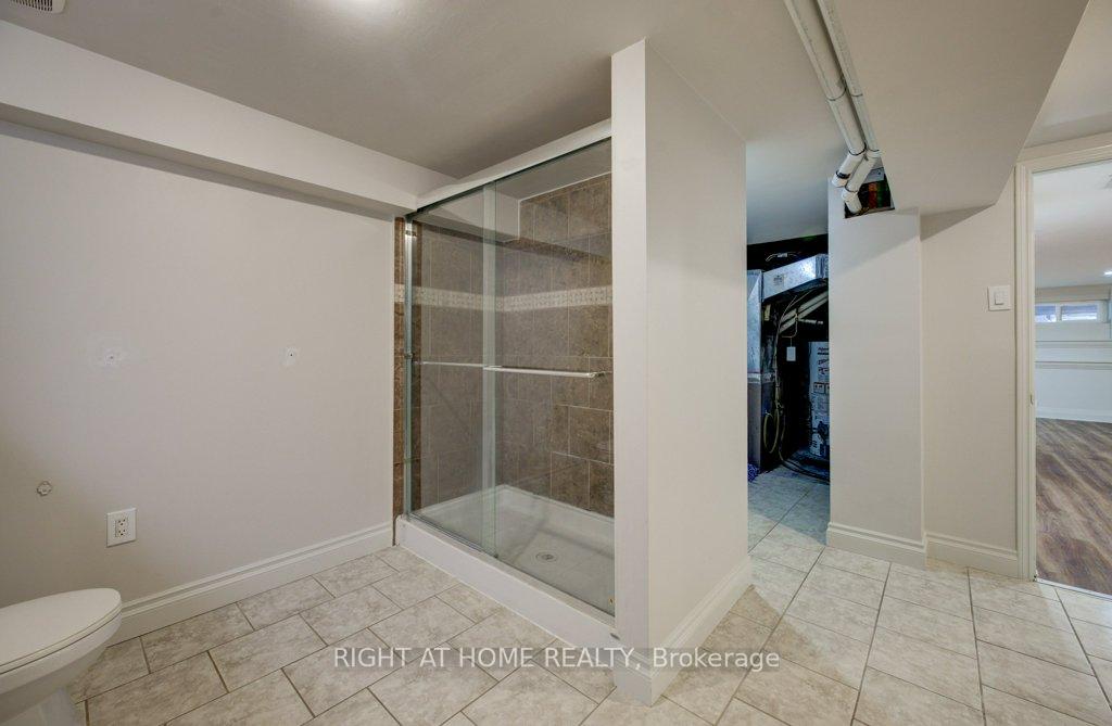 Photo 32 of 144 Mooregate Crescent, Kitchener — HOMEH