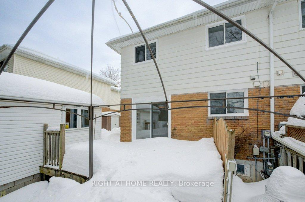 Photo 38 of 144 Mooregate Crescent, Kitchener — HOMEH