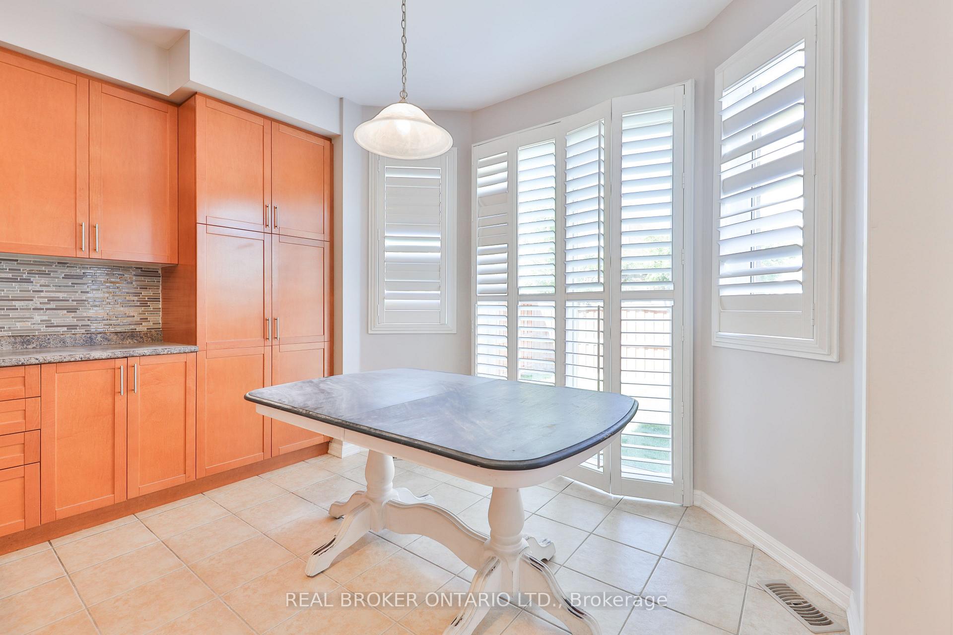Photo 11 of 977 Savoline Boulevard, Milton, Harrison — HOMEH