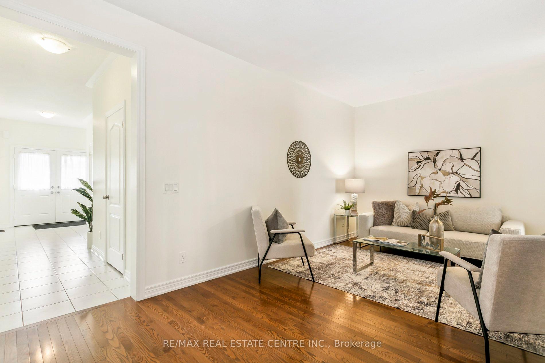 Photo 7 of 856 Miltonbrook Crescent, Milton, Willmott — HOMEH